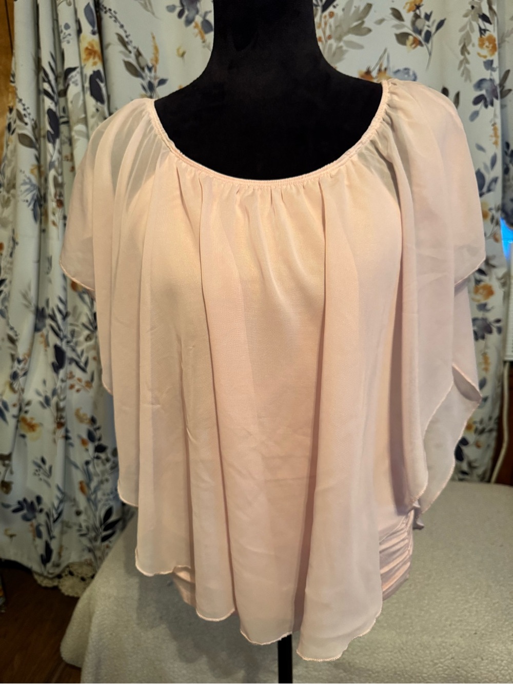 Women’s Pink Chiffon Flutter Sleeve Top Maternity Size Small B 1